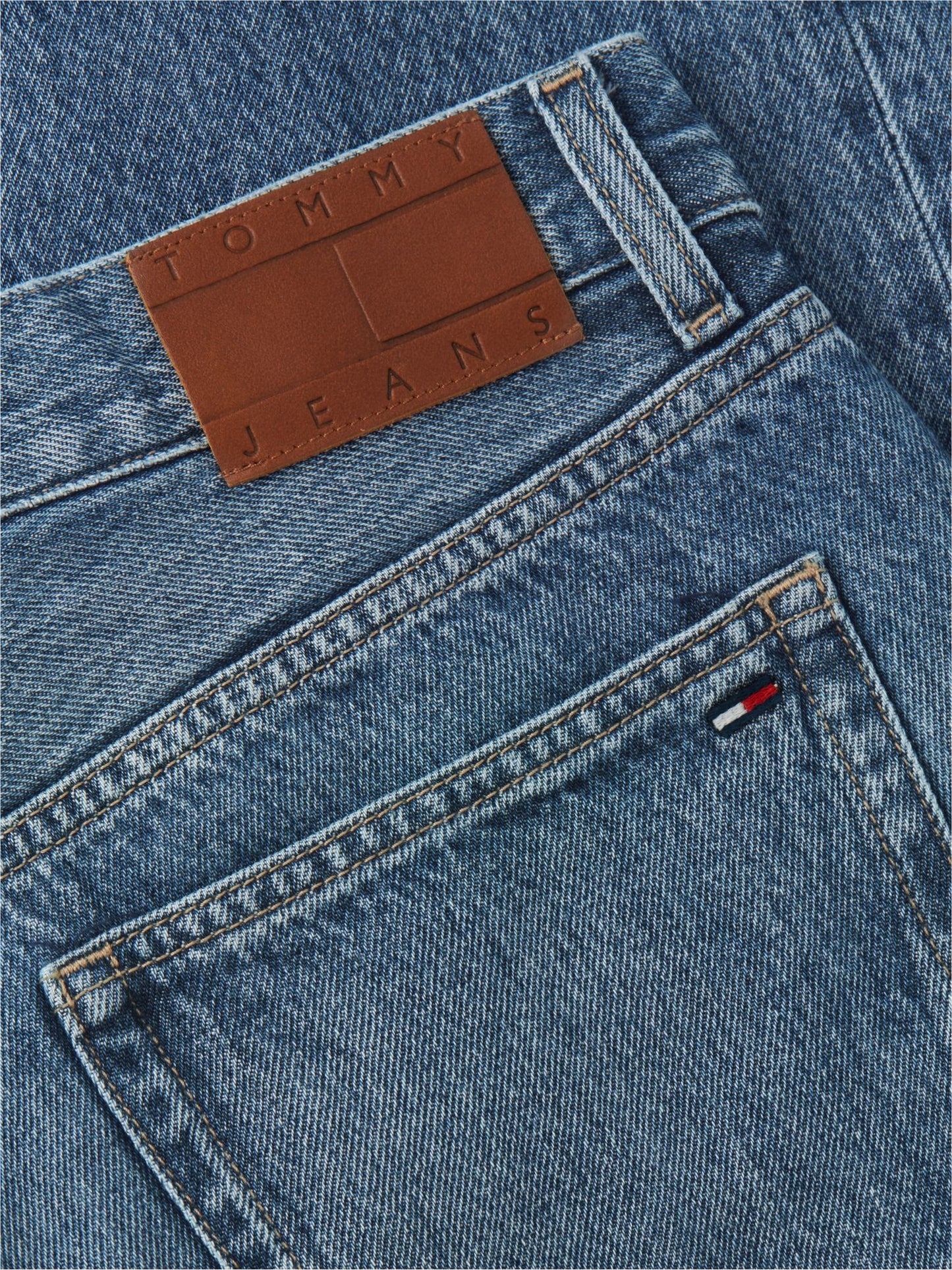 Tommy Hilfiger Tommy Jeans Distressed Straight Jean