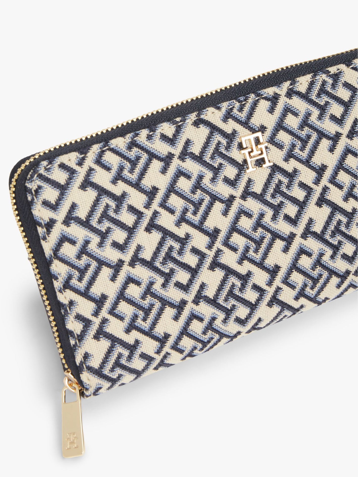 Tommy Hilfiger Monogram Jacquard Large Zip Wallet
