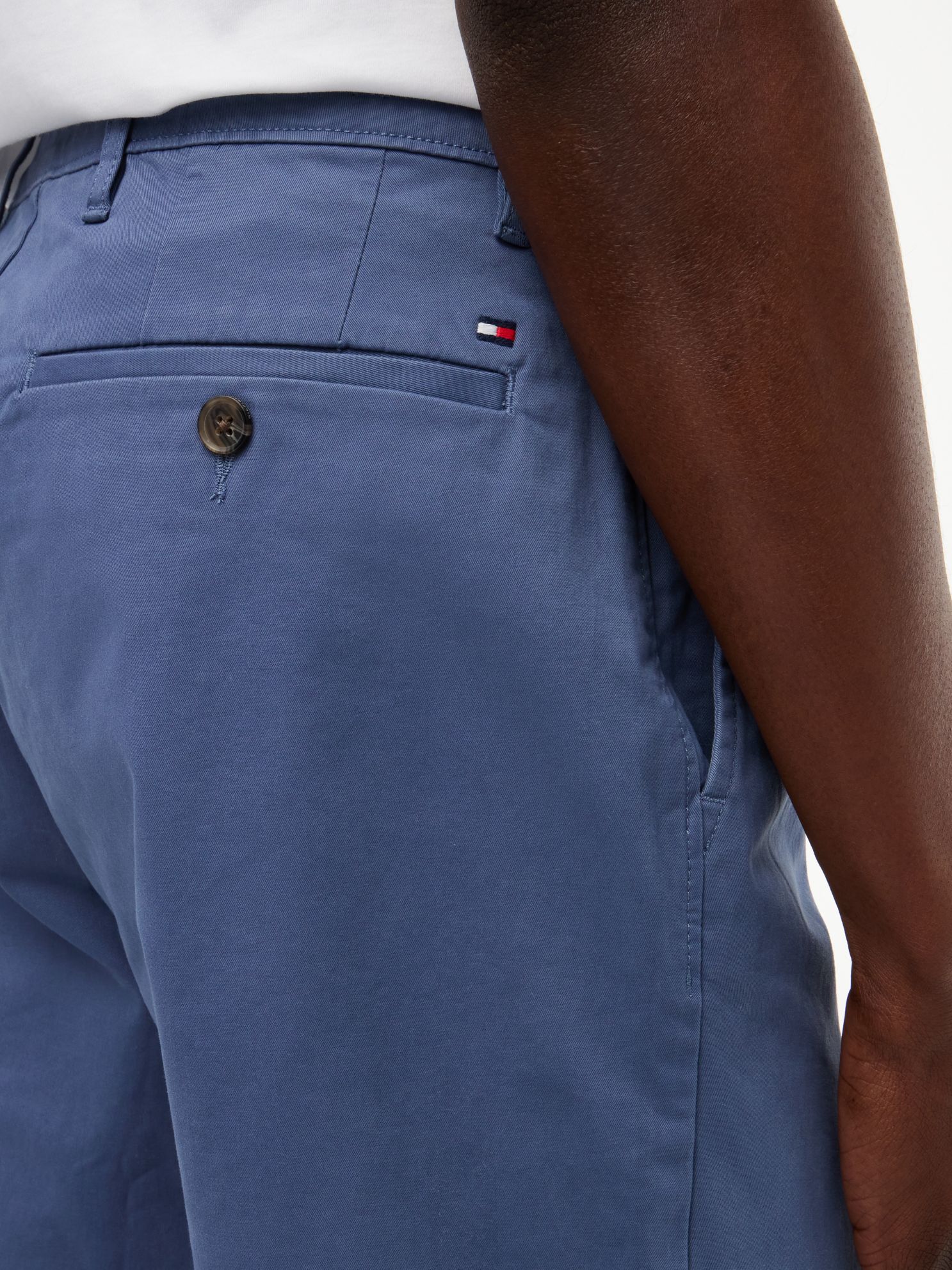 Tommy Hilfiger Regular Fit 9" Comfort Waist Tommy Short
