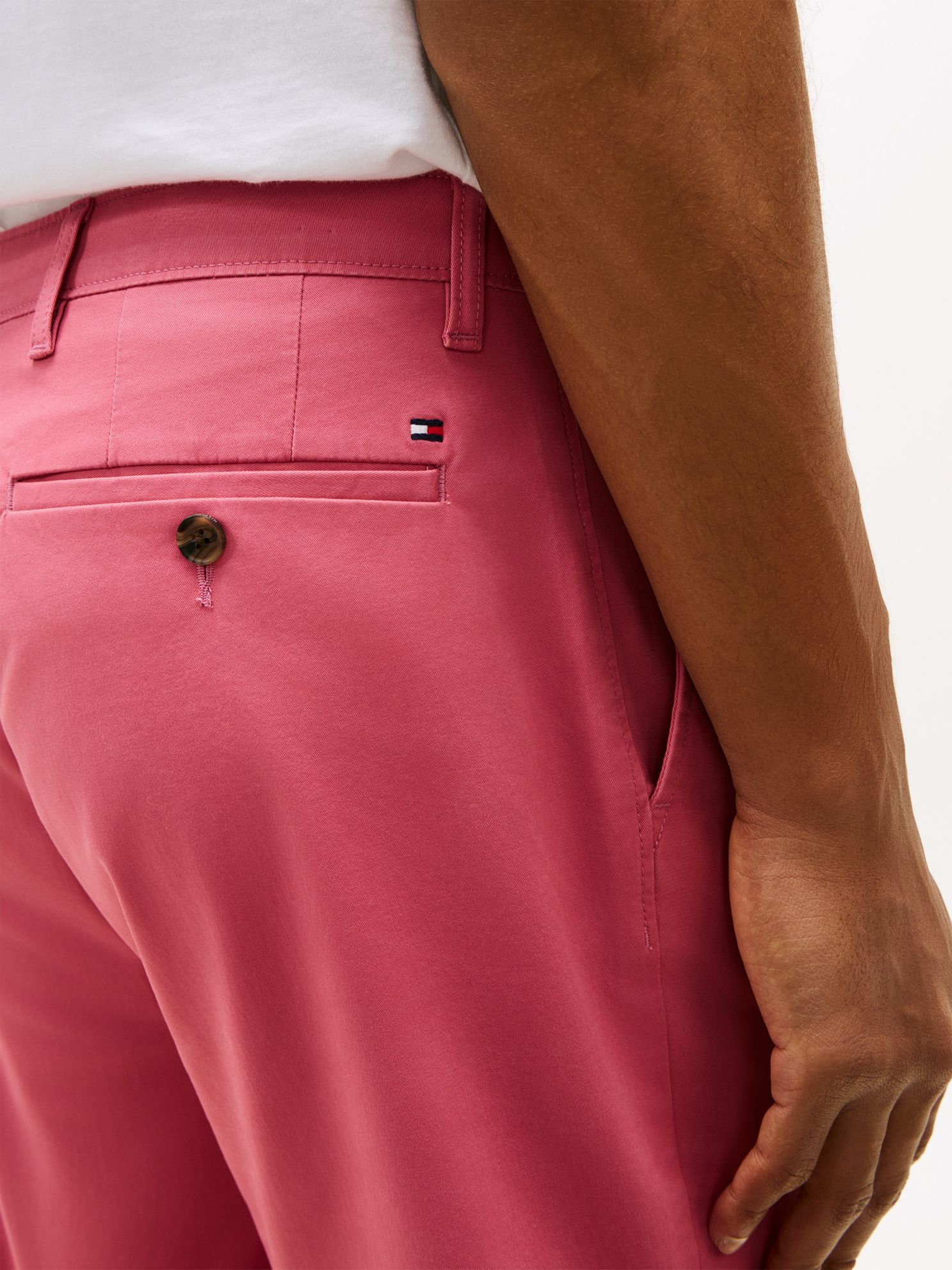 Tommy Hilfiger Regular Fit 9" Comfort Waist Tommy Short