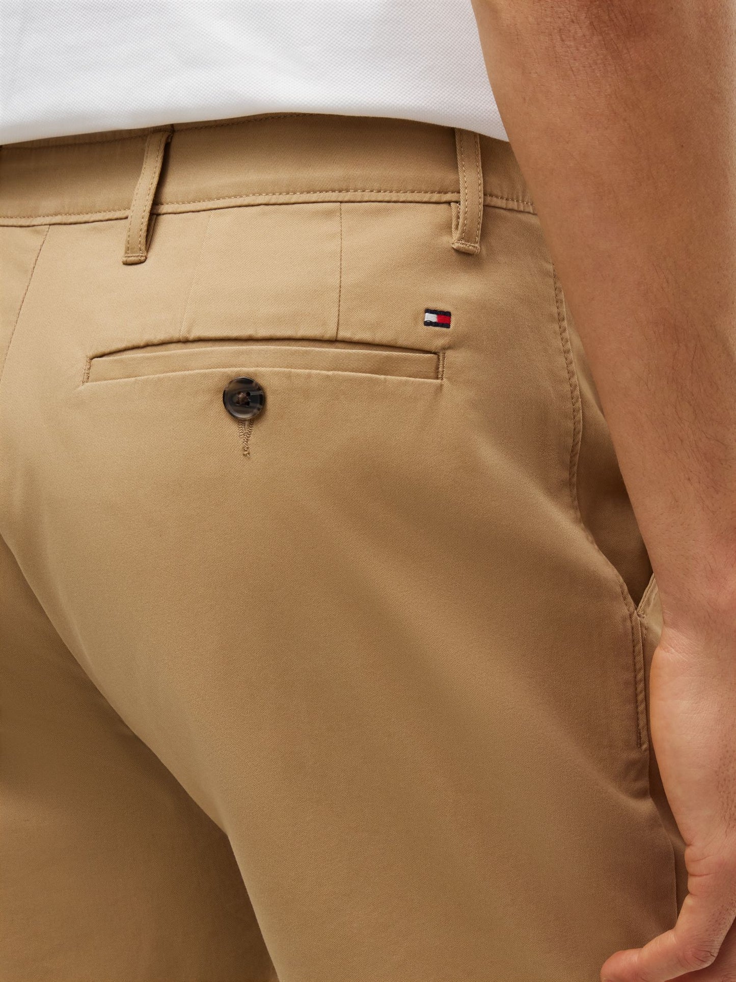Tommy Hilfiger Regular Fit 9" Comfort Waist Tommy Short