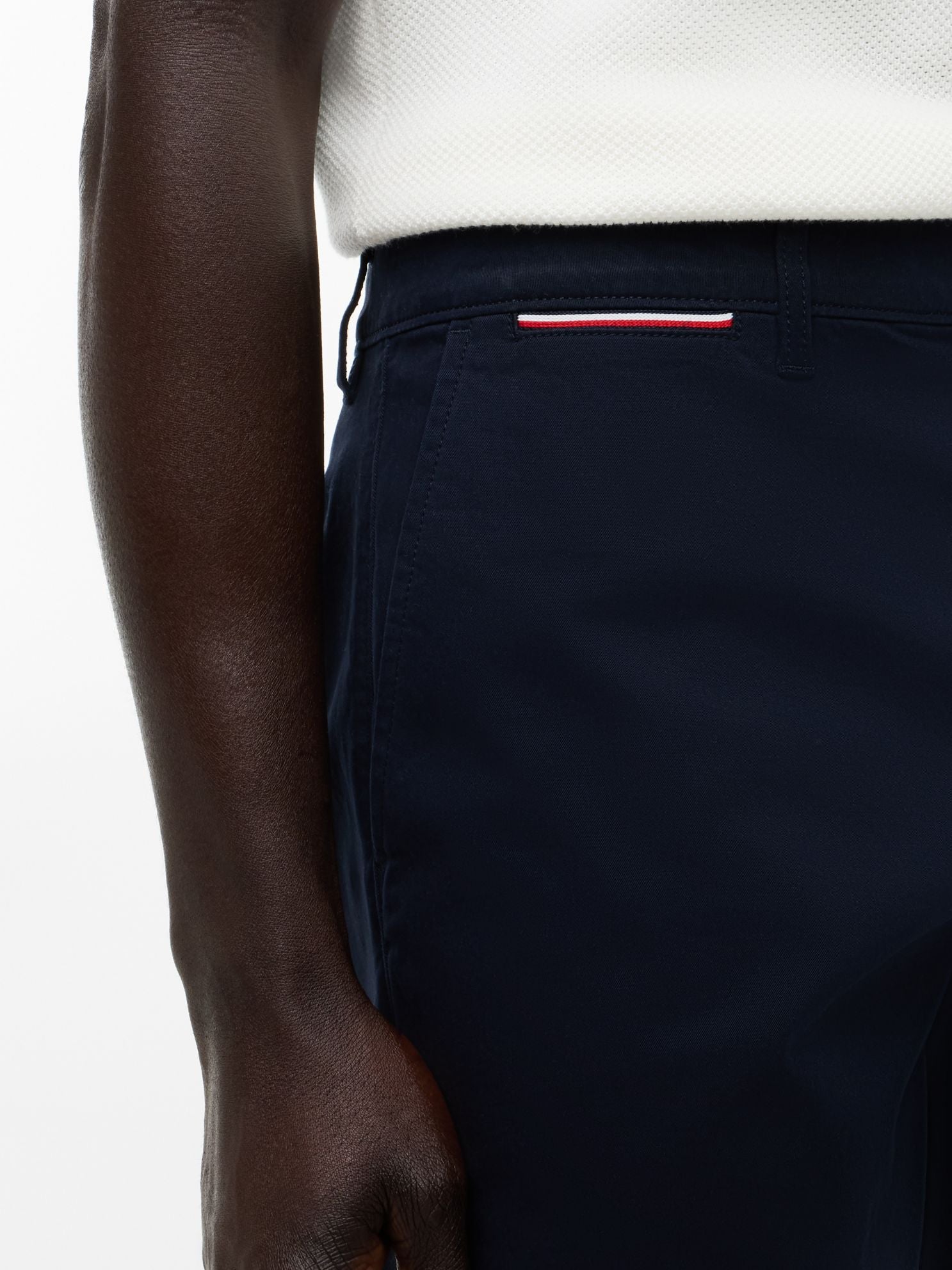 Tommy Hilfiger Regular Fit 5" Comfort Waist Tommy Short
