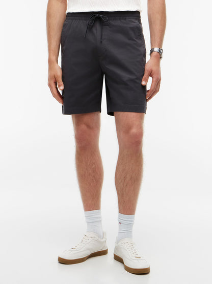 Tommy Hilfiger Regular Fit 7" Garment-Washed Short