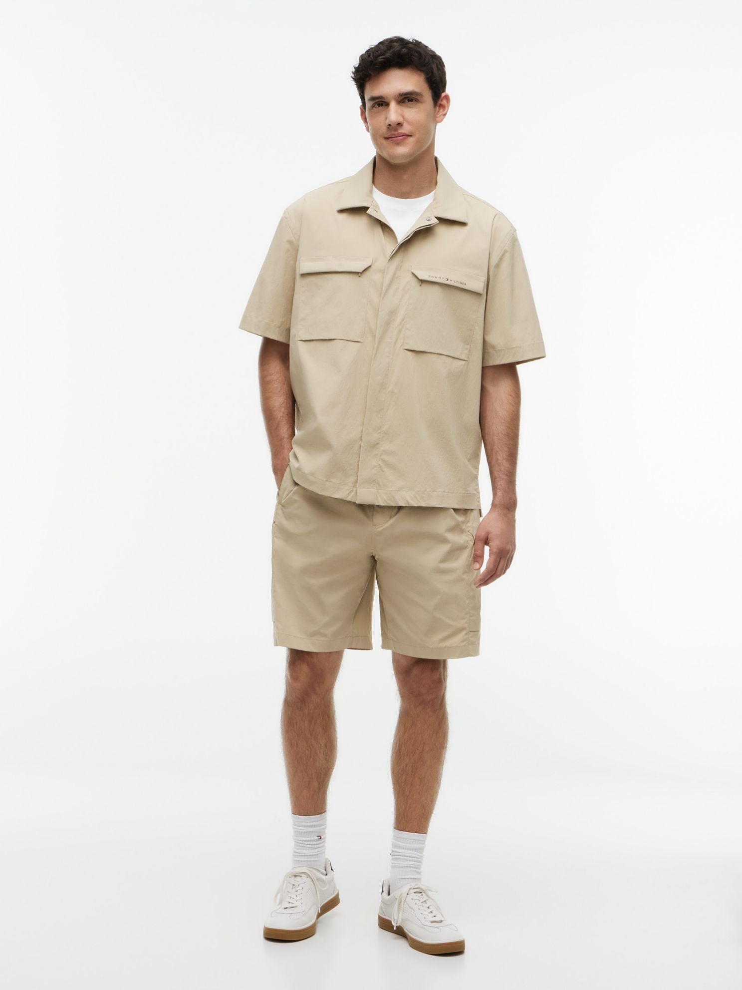 Tommy Hilfiger Relaxed Fit 8" Utility Tech Short