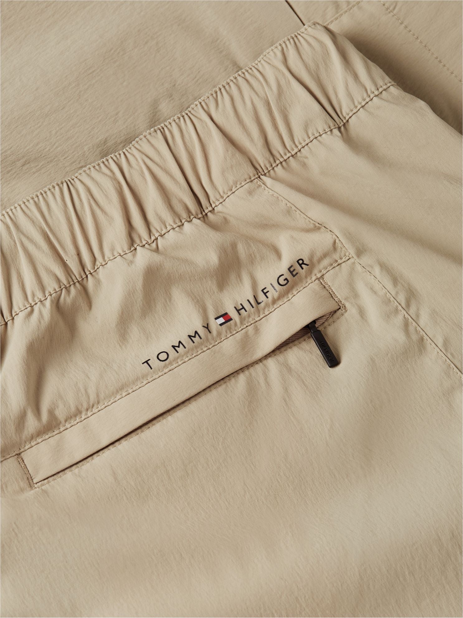 Tommy Hilfiger Relaxed Fit 8" Utility Tech Short
