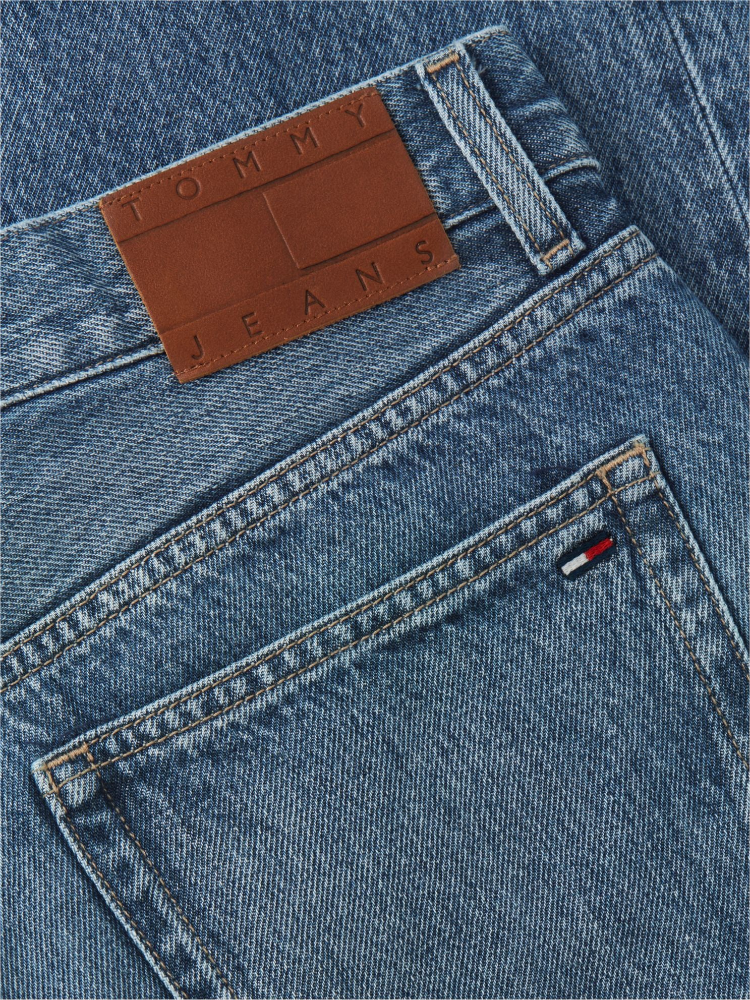 Tommy Hilfiger Tommy Jeans Distressed Straight Jean