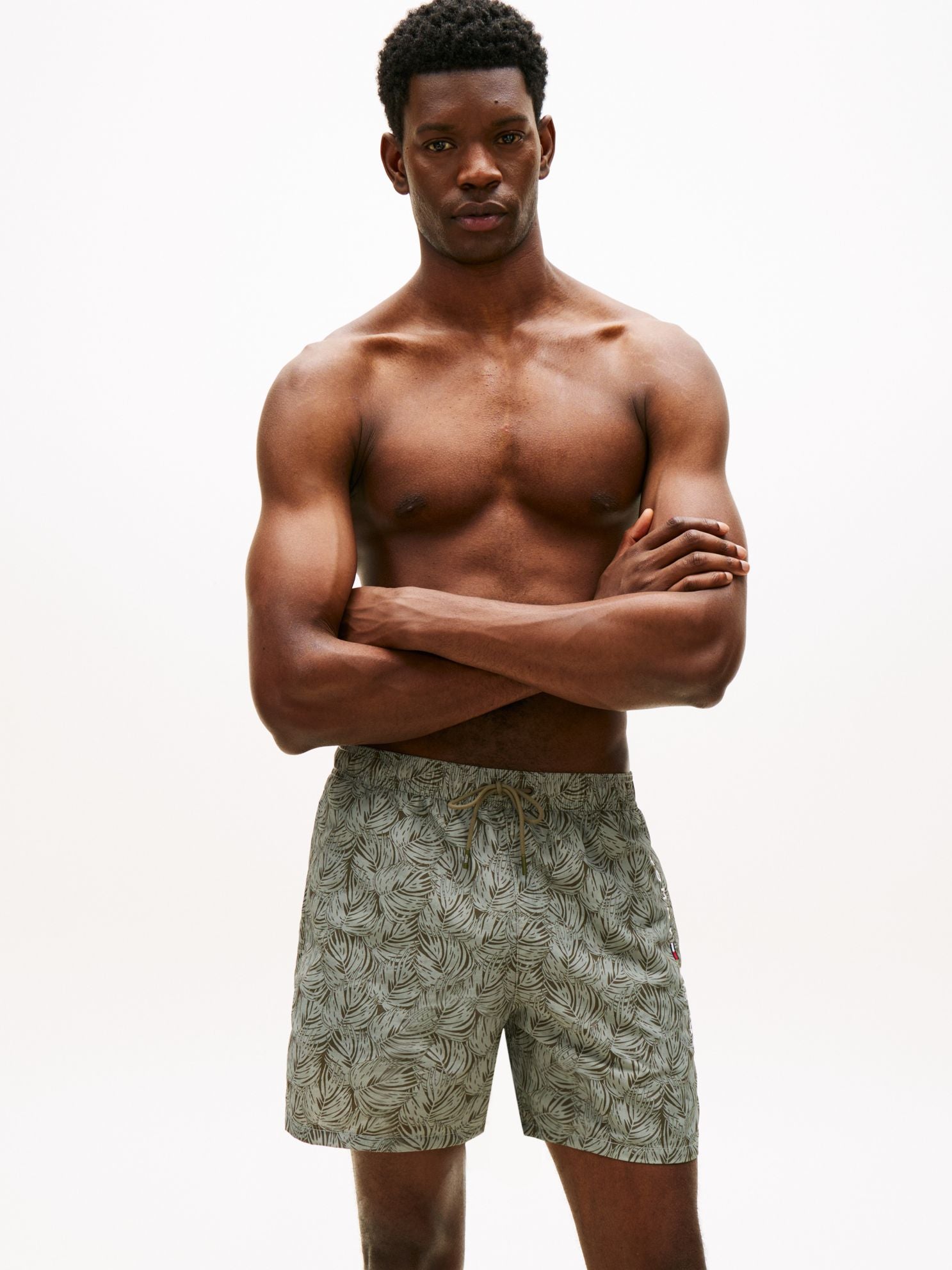 Tommy Hilfiger Palm Leaf Print 7" Swim Trunk