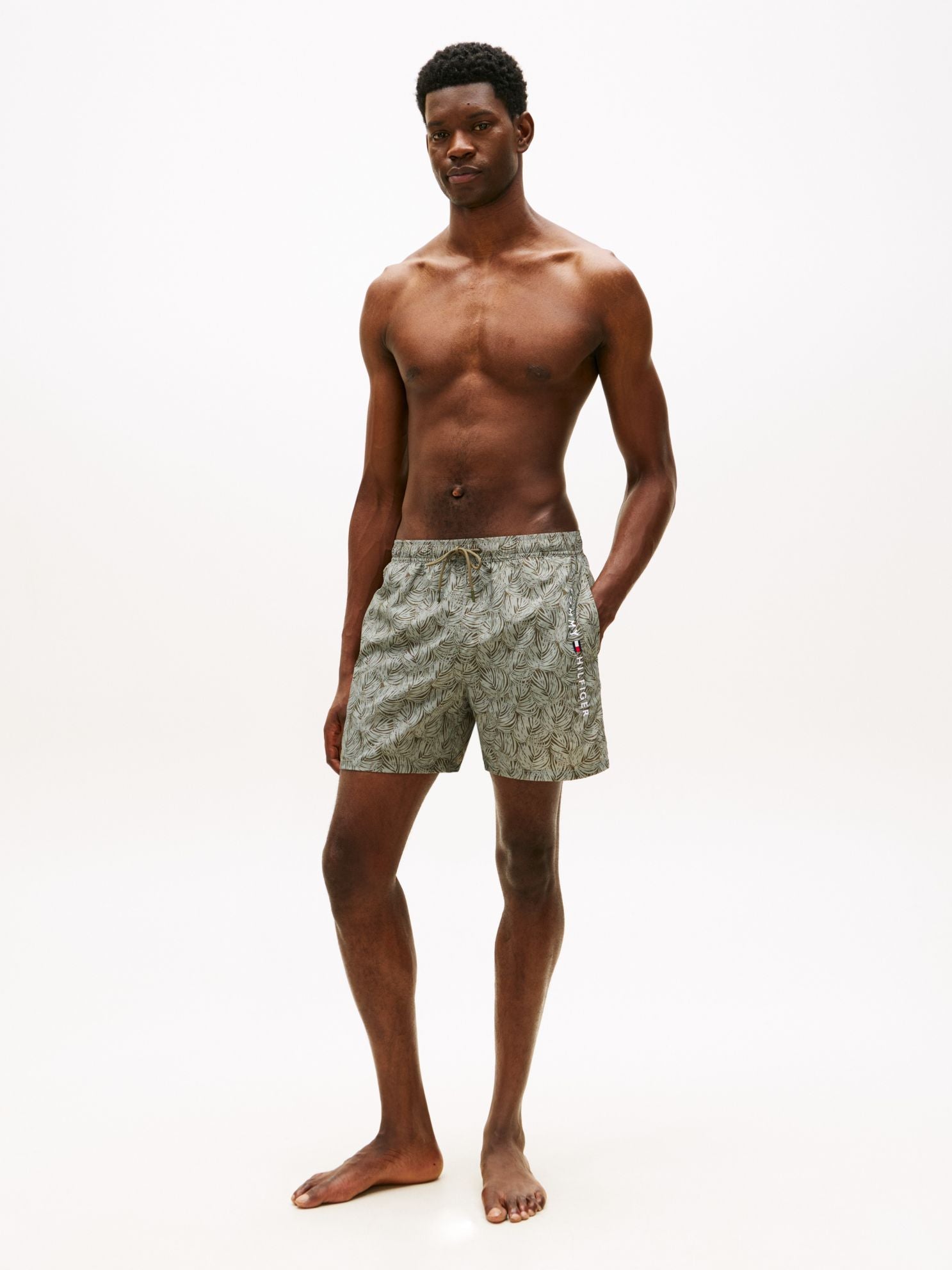 Tommy Hilfiger Palm Leaf Print 7" Swim Trunk