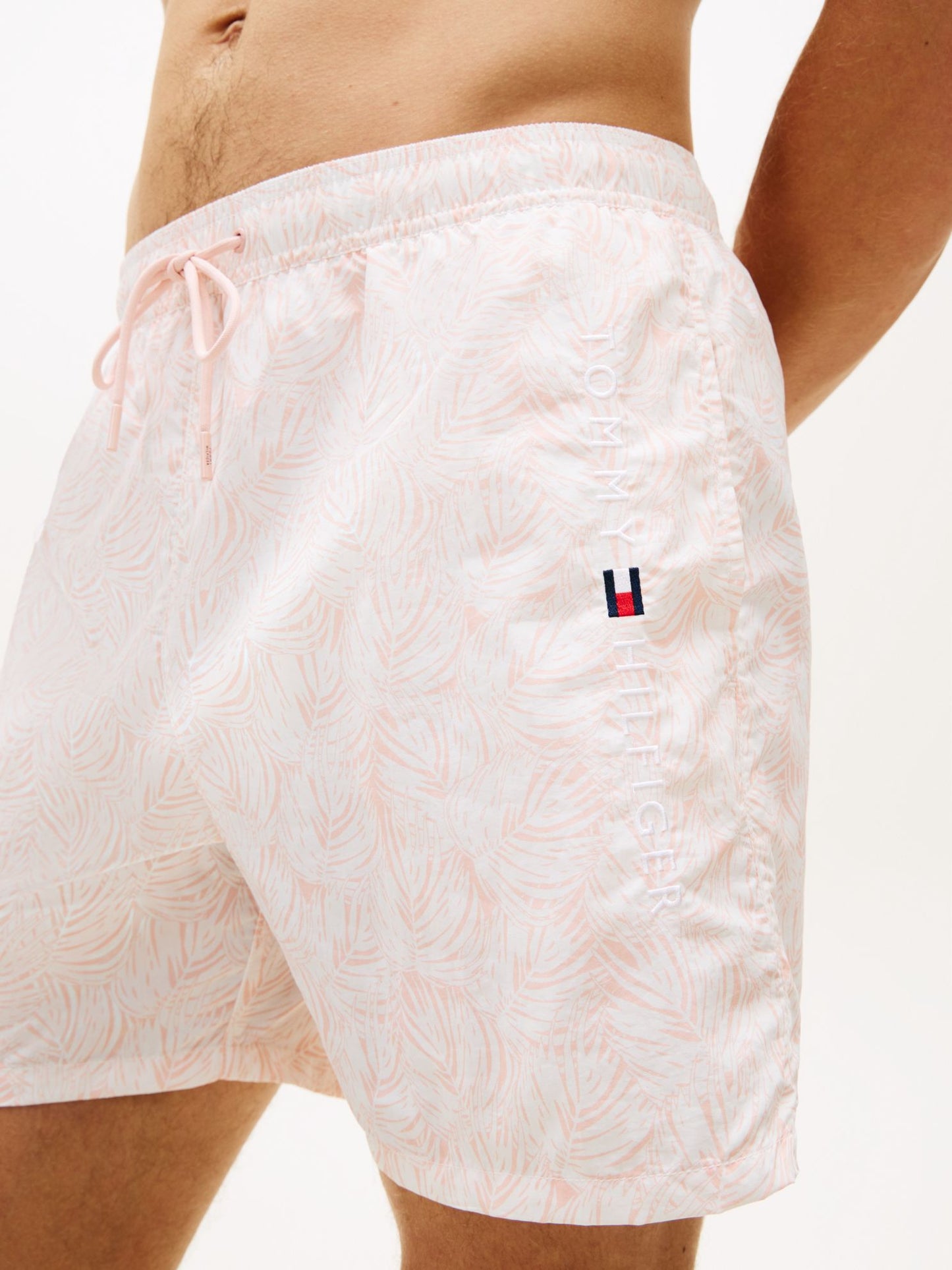 Tommy Hilfiger Palm Leaf Print 7" Swim Trunk