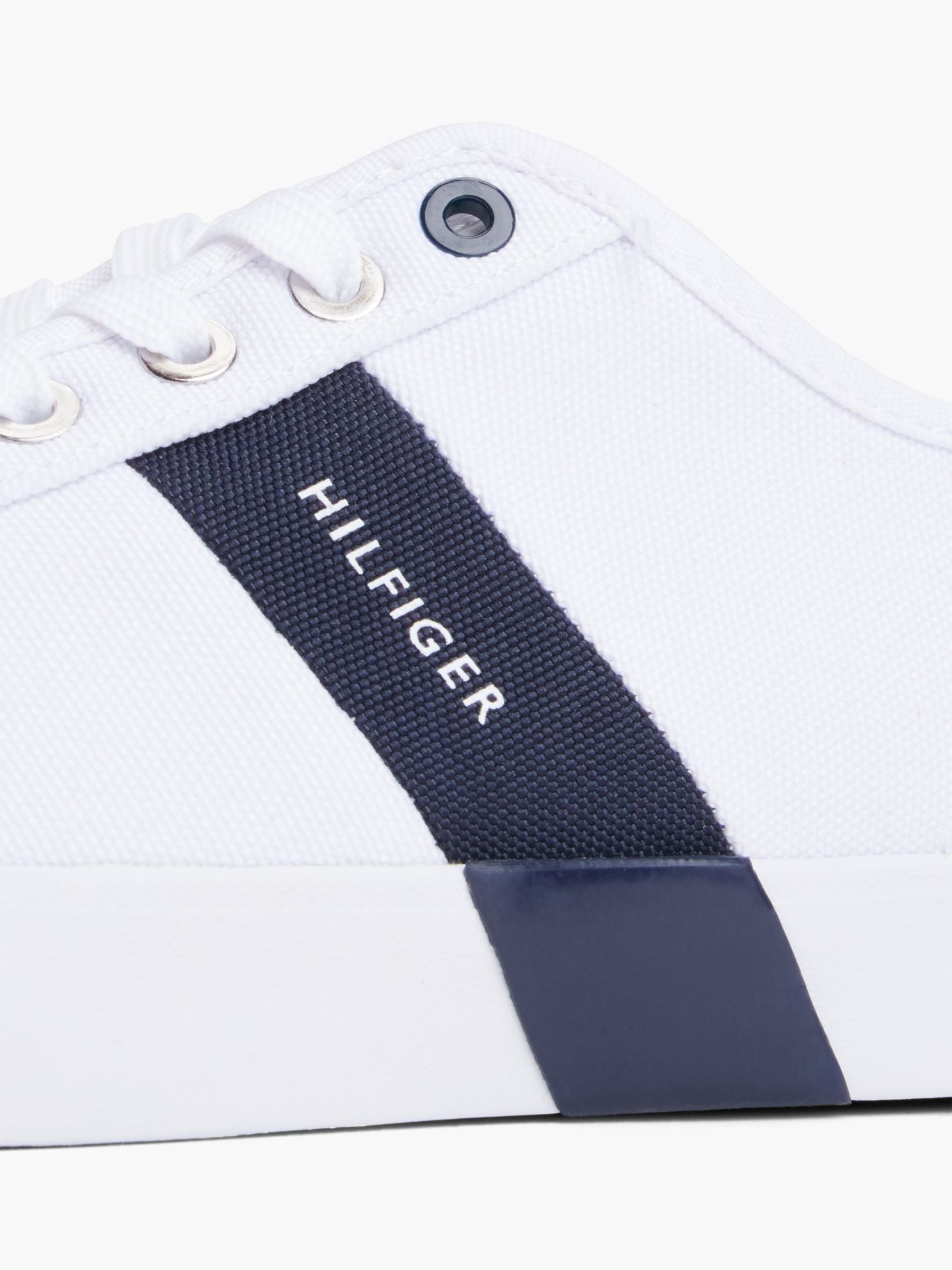 Tommy Hilfiger Canvas Low-Top Sneaker