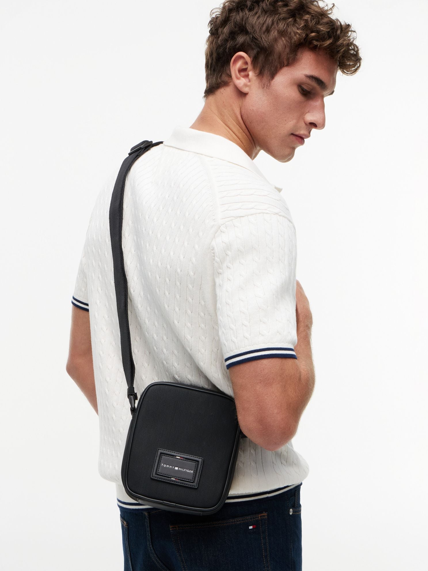 Tommy Hilfiger Hilfiger Logo Textured Mini Reporter Bag