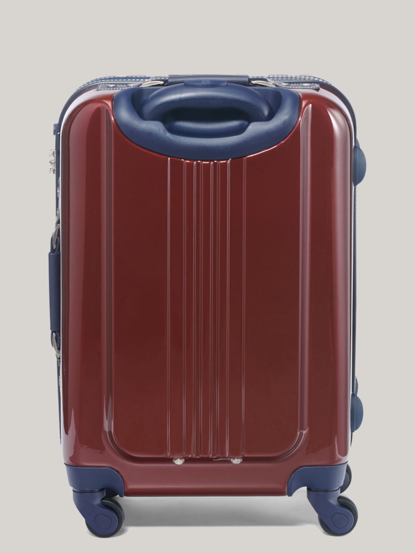 Tommy Hilfiger 21" Hardcase Spinner Suitcase