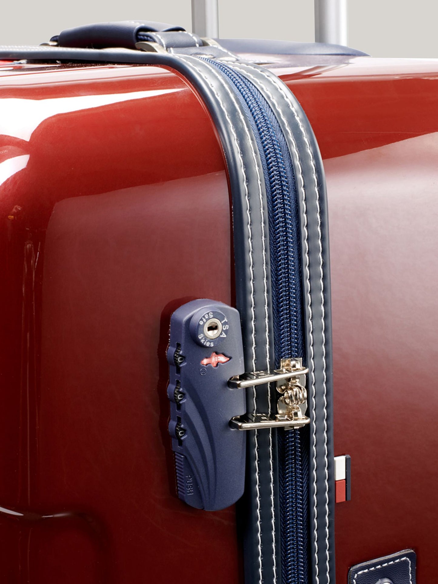 Tommy Hilfiger 21" Hardcase Spinner Suitcase