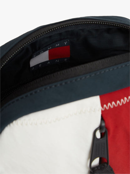 Tommy Hilfiger Tommy Jeans Water-Repellent Reporter Bag