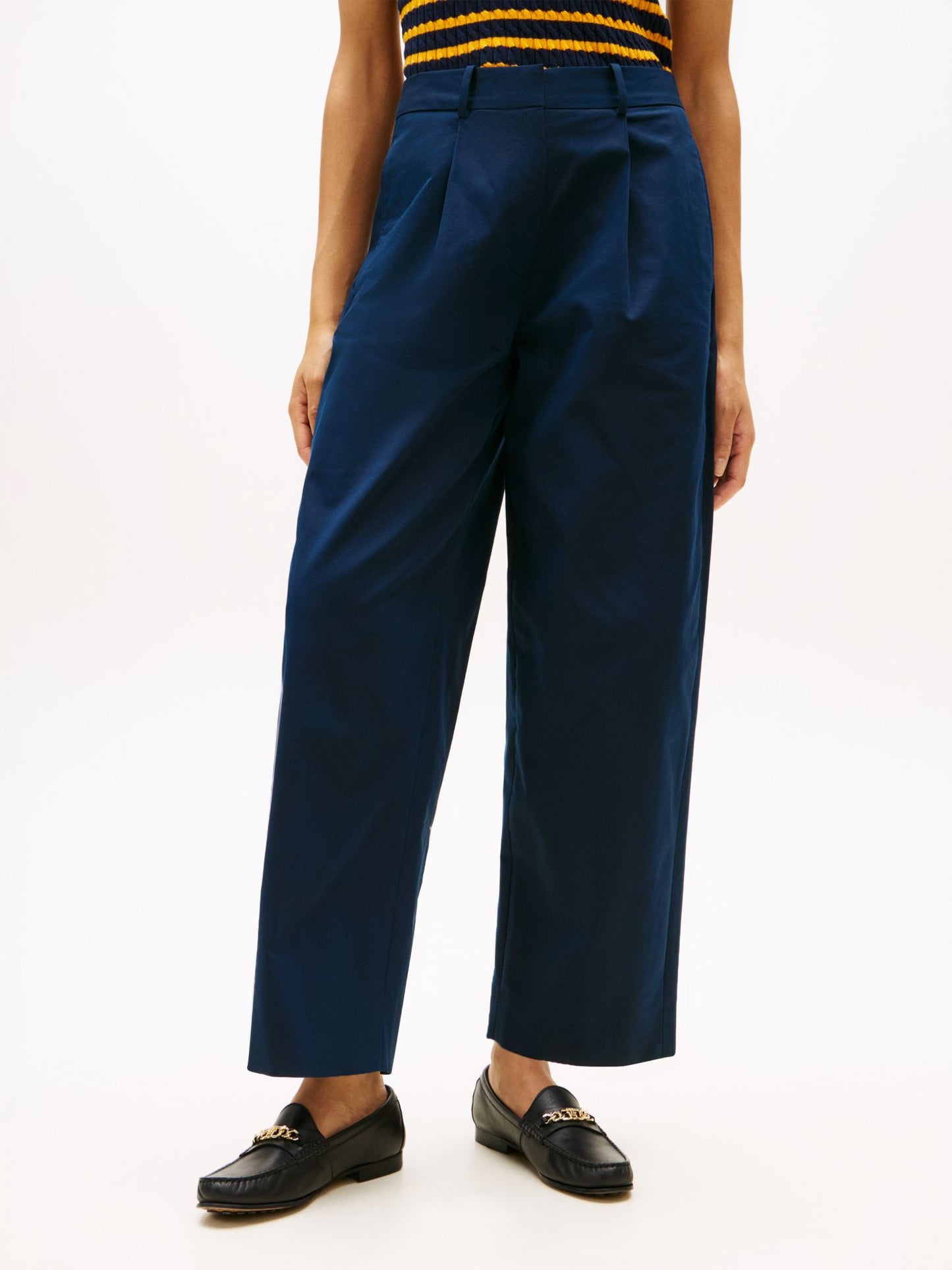 Tommy Hilfiger Pleated Twill Barrel Chino