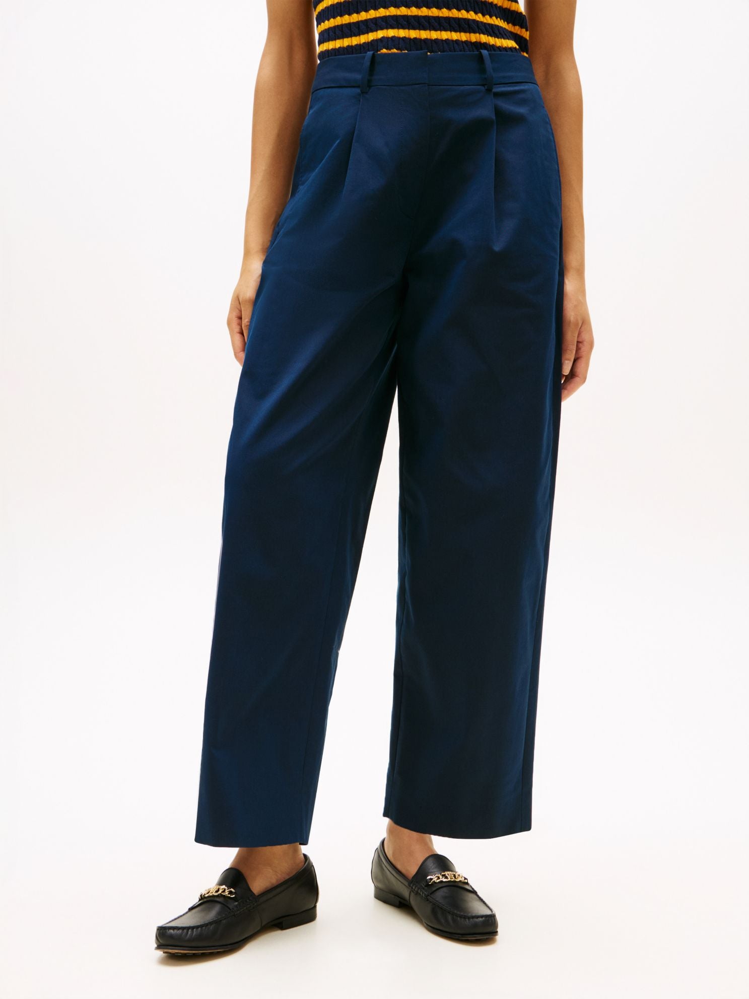 Tommy Hilfiger Pleated Twill Barrel Chino