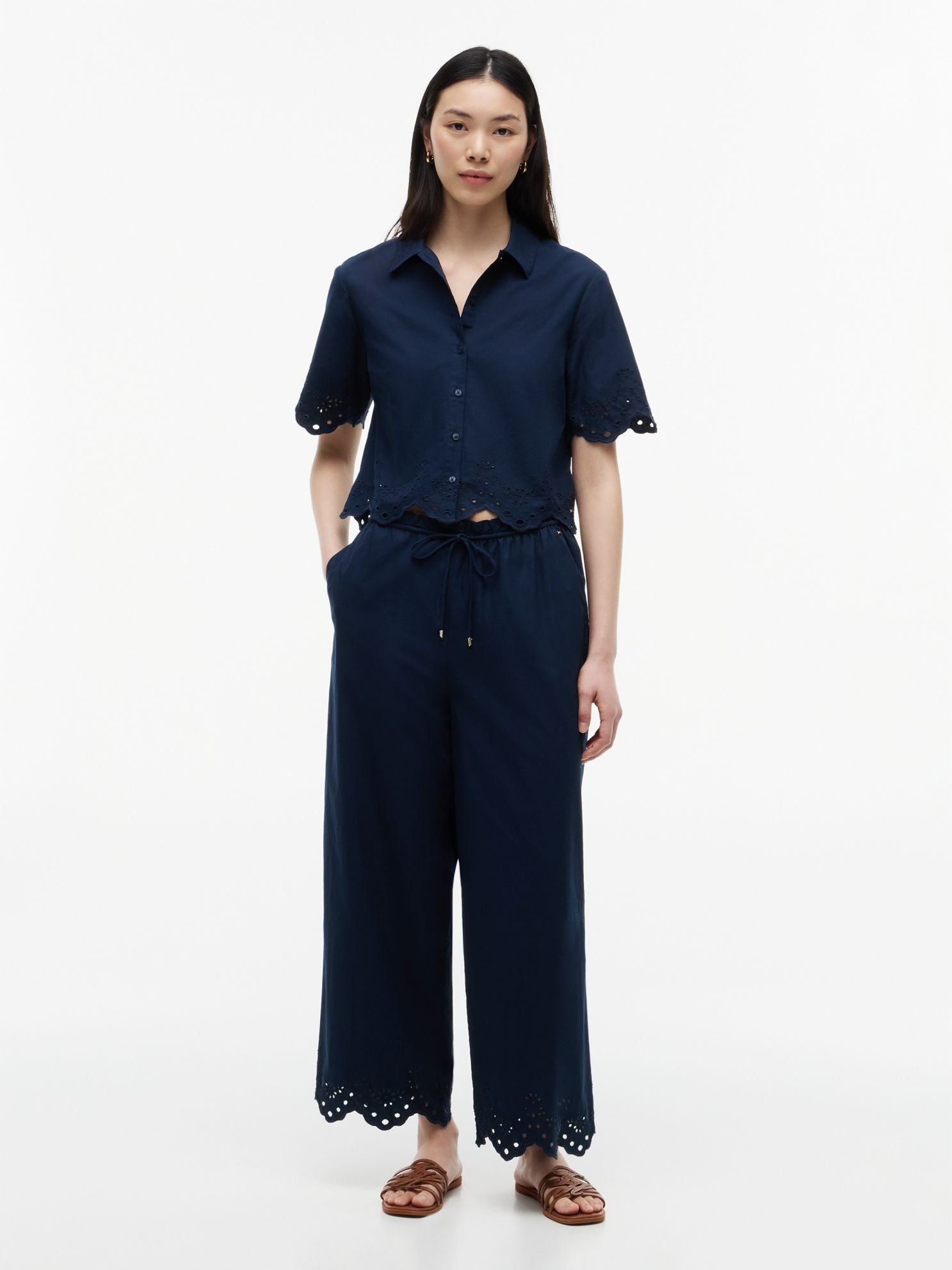 Tommy Hilfiger Embroidered Eyelet Cropped Pull-On Pant