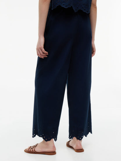 Tommy Hilfiger Embroidered Eyelet Cropped Pull-On Pant