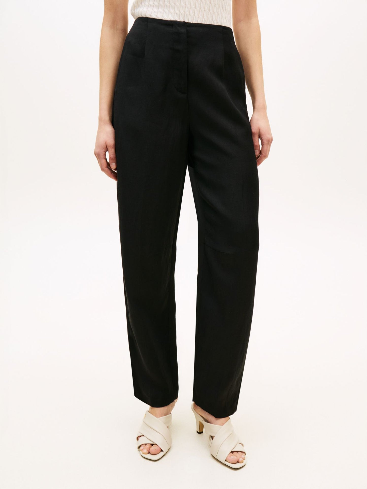 Tommy Hilfiger Tailored Linen-Blend Barrel Pant