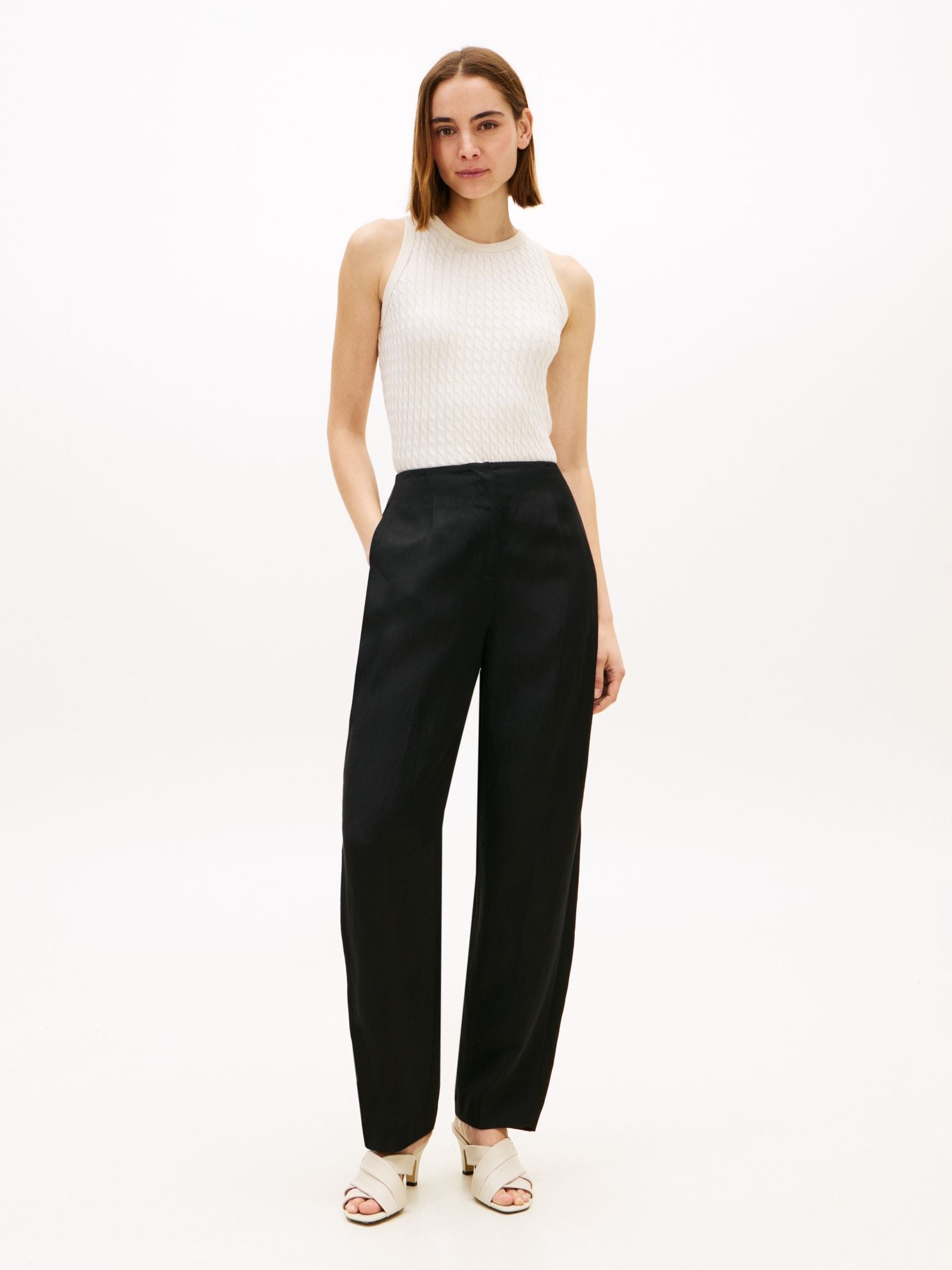 Tommy Hilfiger Tailored Linen-Blend Barrel Pant