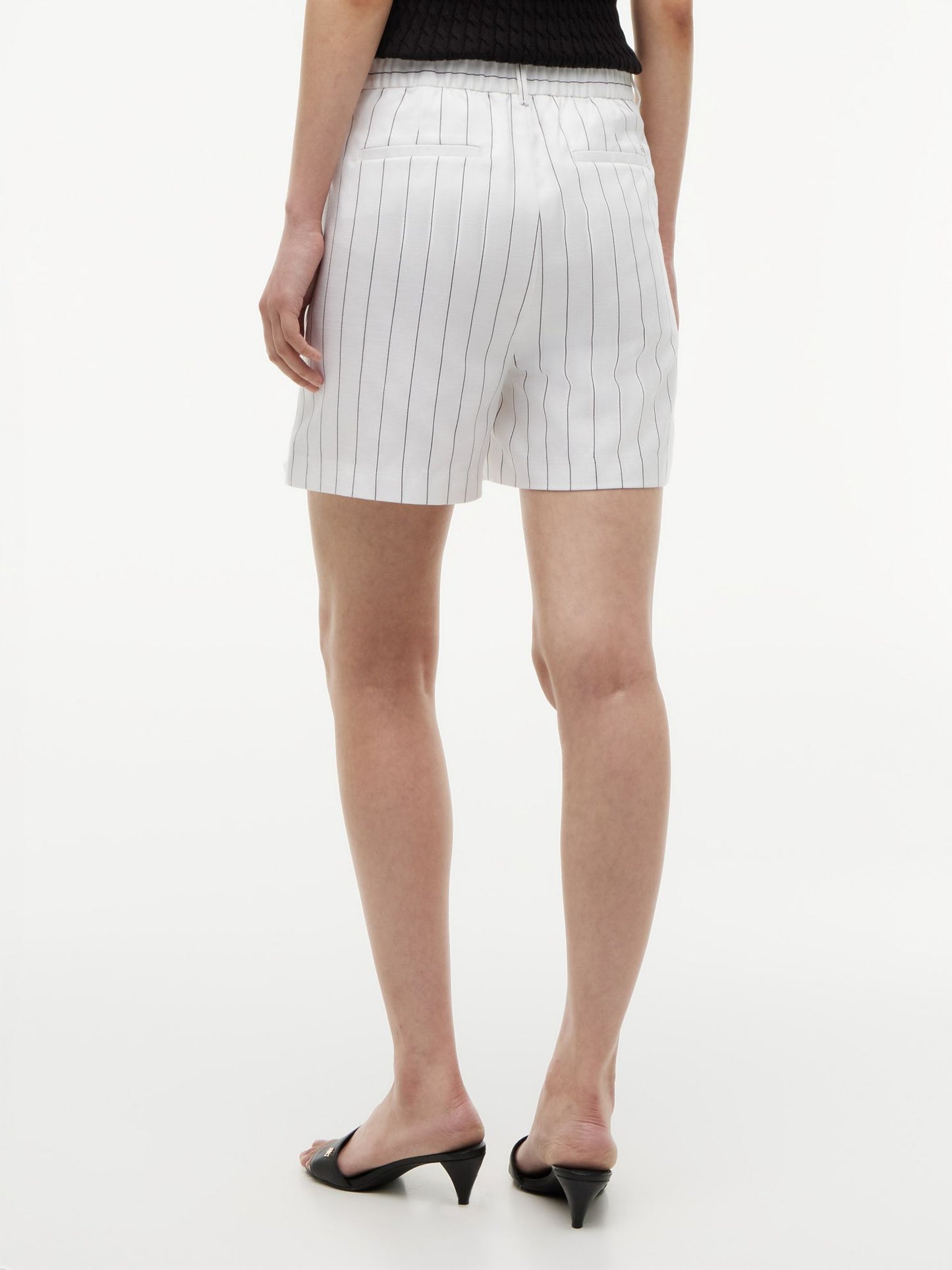 Tommy Hilfiger Pinstriped Pleated 5" Short