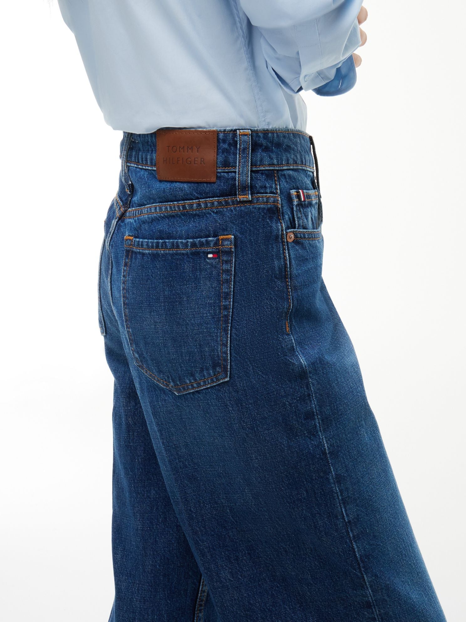 Tommy Hilfiger High-Rise Cropped Wide Leg Jean