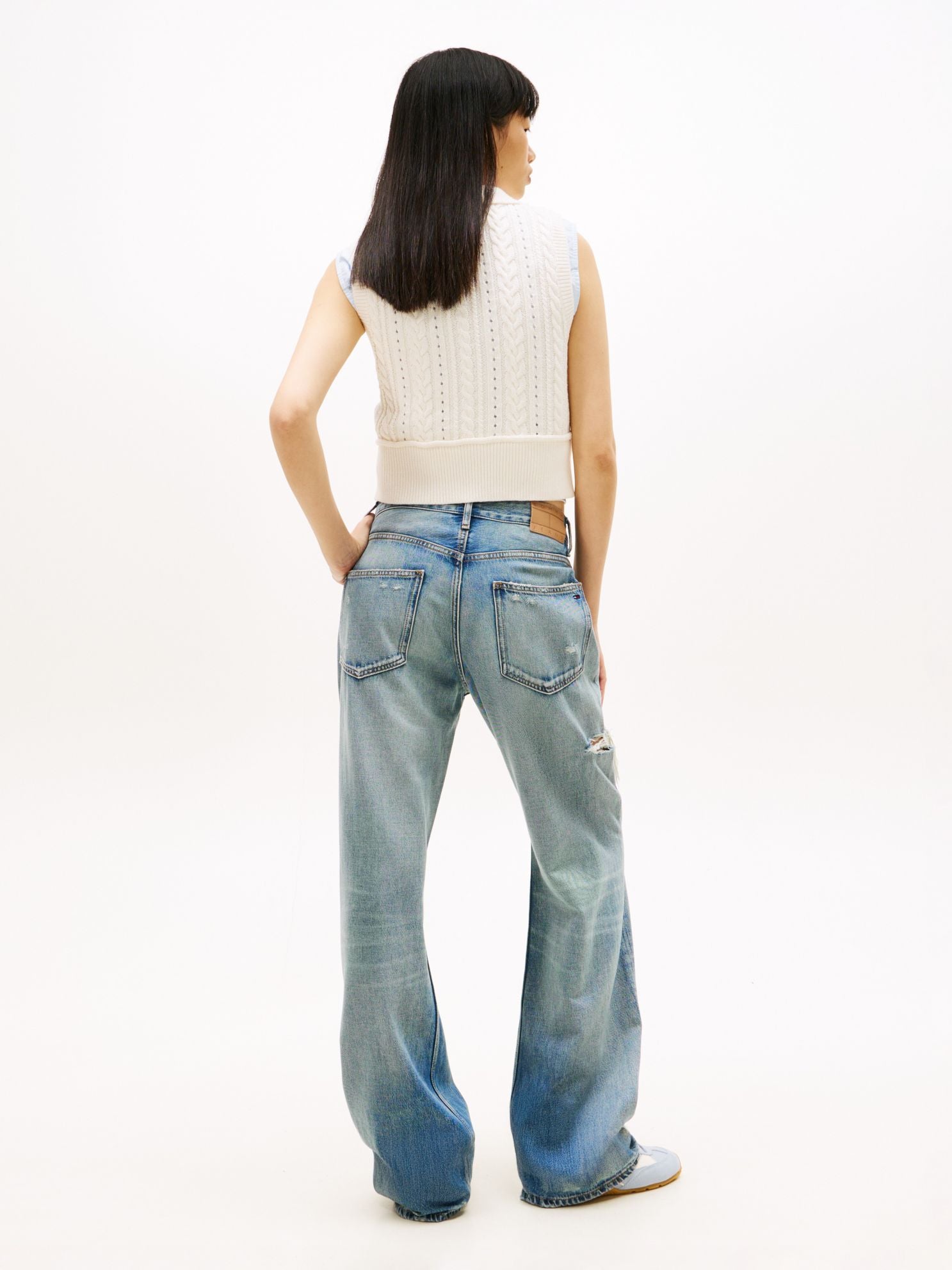 Tommy Hilfiger Tommy Jeans Distressed Straight Jean