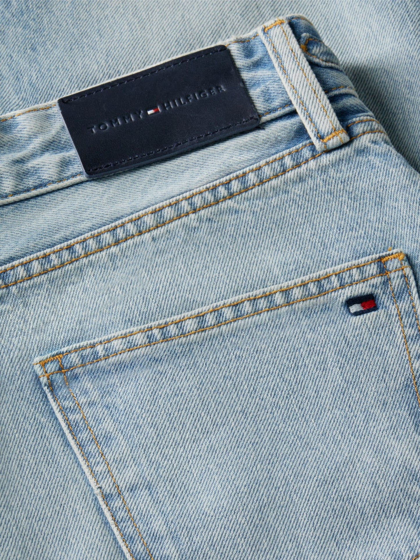 Tommy Hilfiger High-Rise Tapered Jean