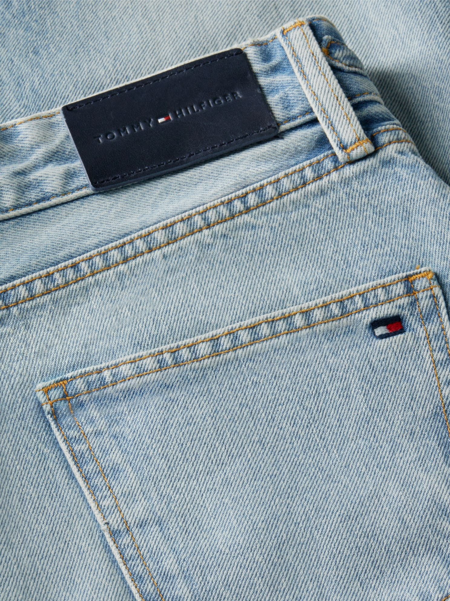 Tommy Hilfiger High-Rise Tapered Jean