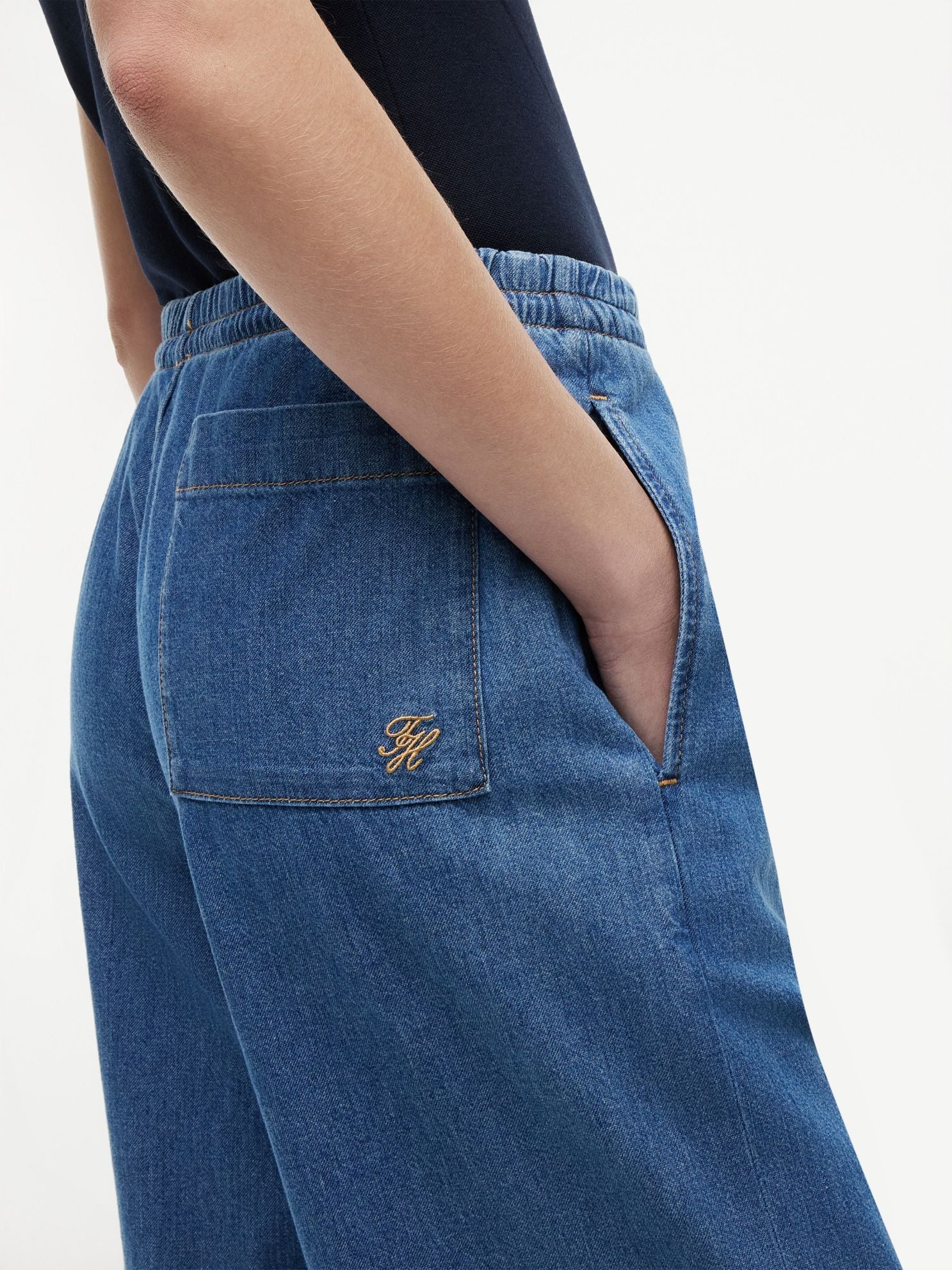 Tommy Hilfiger Mid-Rise Wide Leg Pull-On Jean