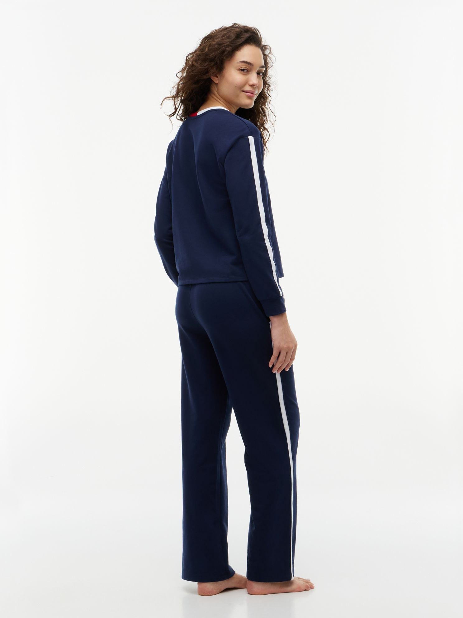 Tommy Hilfiger Cropped Pullover & Pant Sleep Set