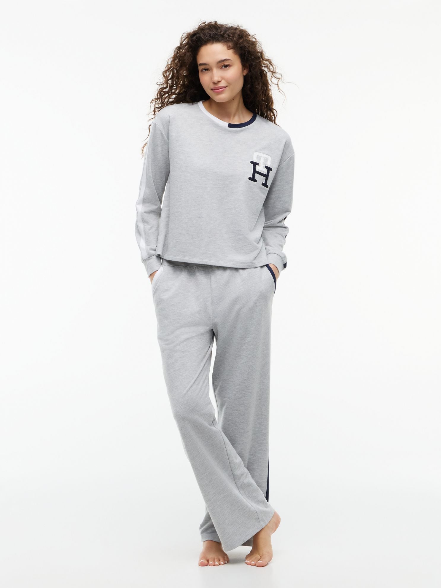 Tommy Hilfiger Cropped Pullover & Pant Sleep Set
