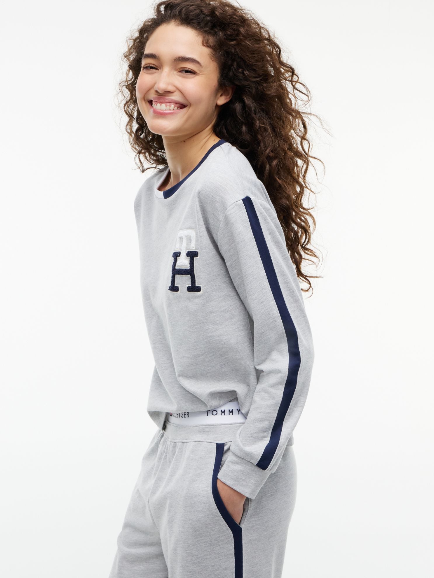 Tommy Hilfiger Cropped Pullover & Pant Sleep Set