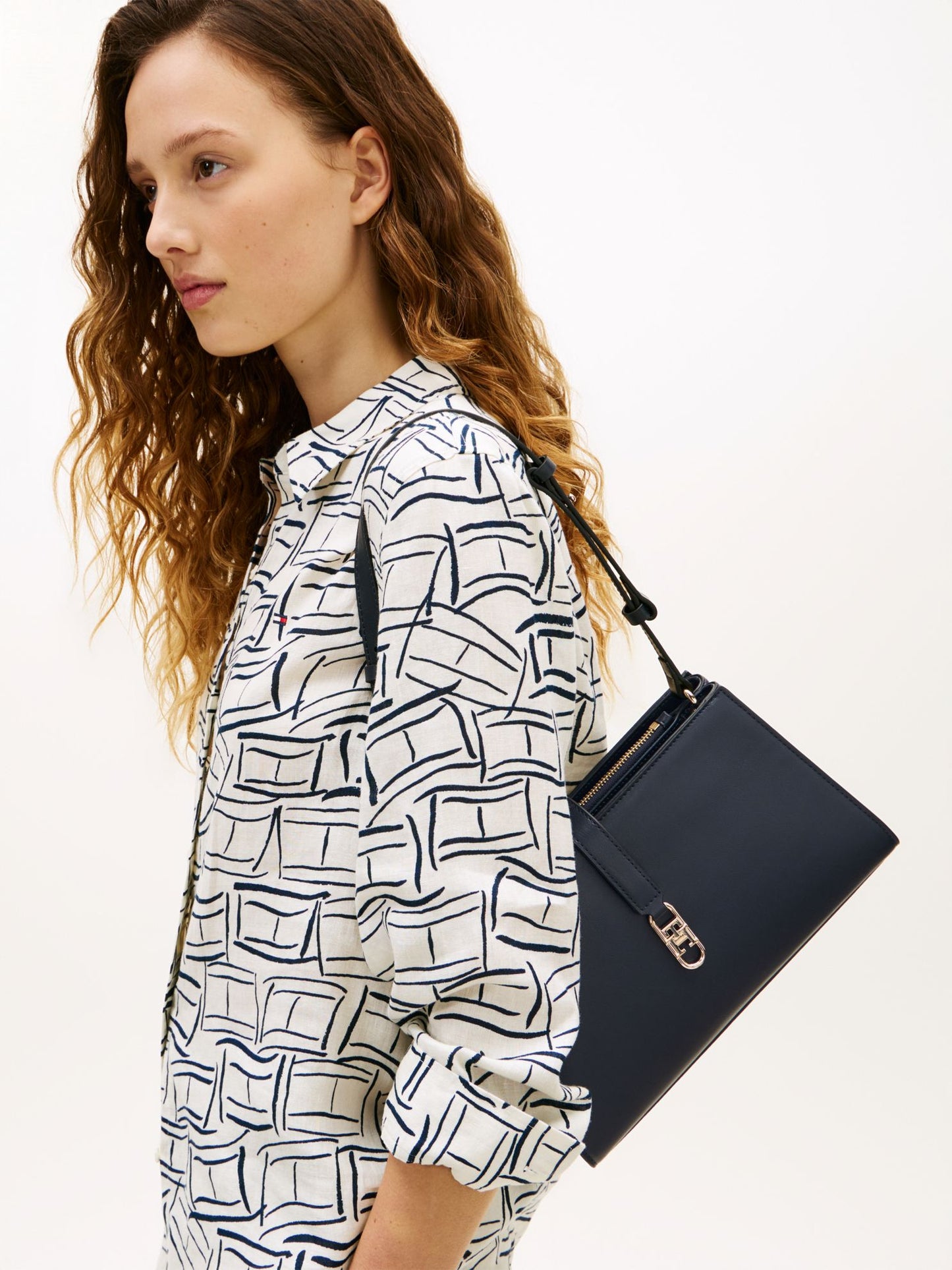 Tommy Hilfiger Polished Monogram Shoulder Bag